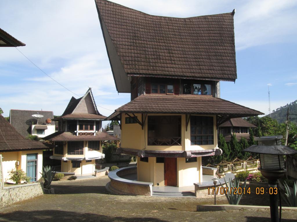 Sapadia Hotel And Cottage Parapat Eksteriør bilde