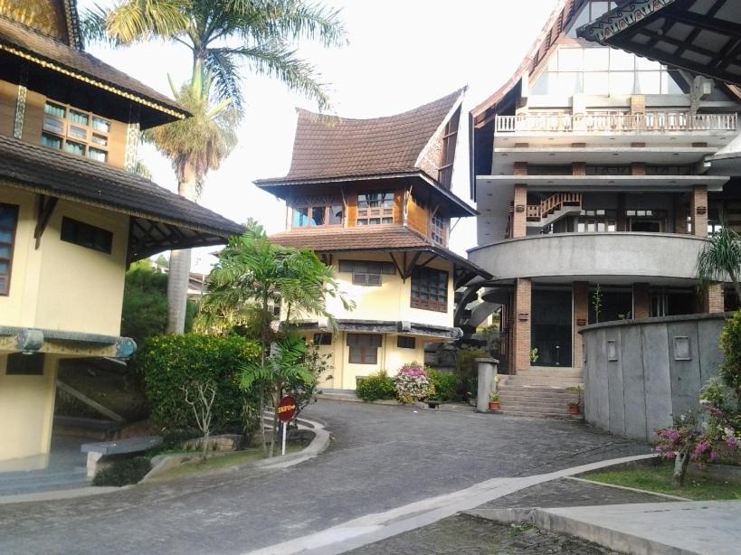 Sapadia Hotel And Cottage Parapat Eksteriør bilde