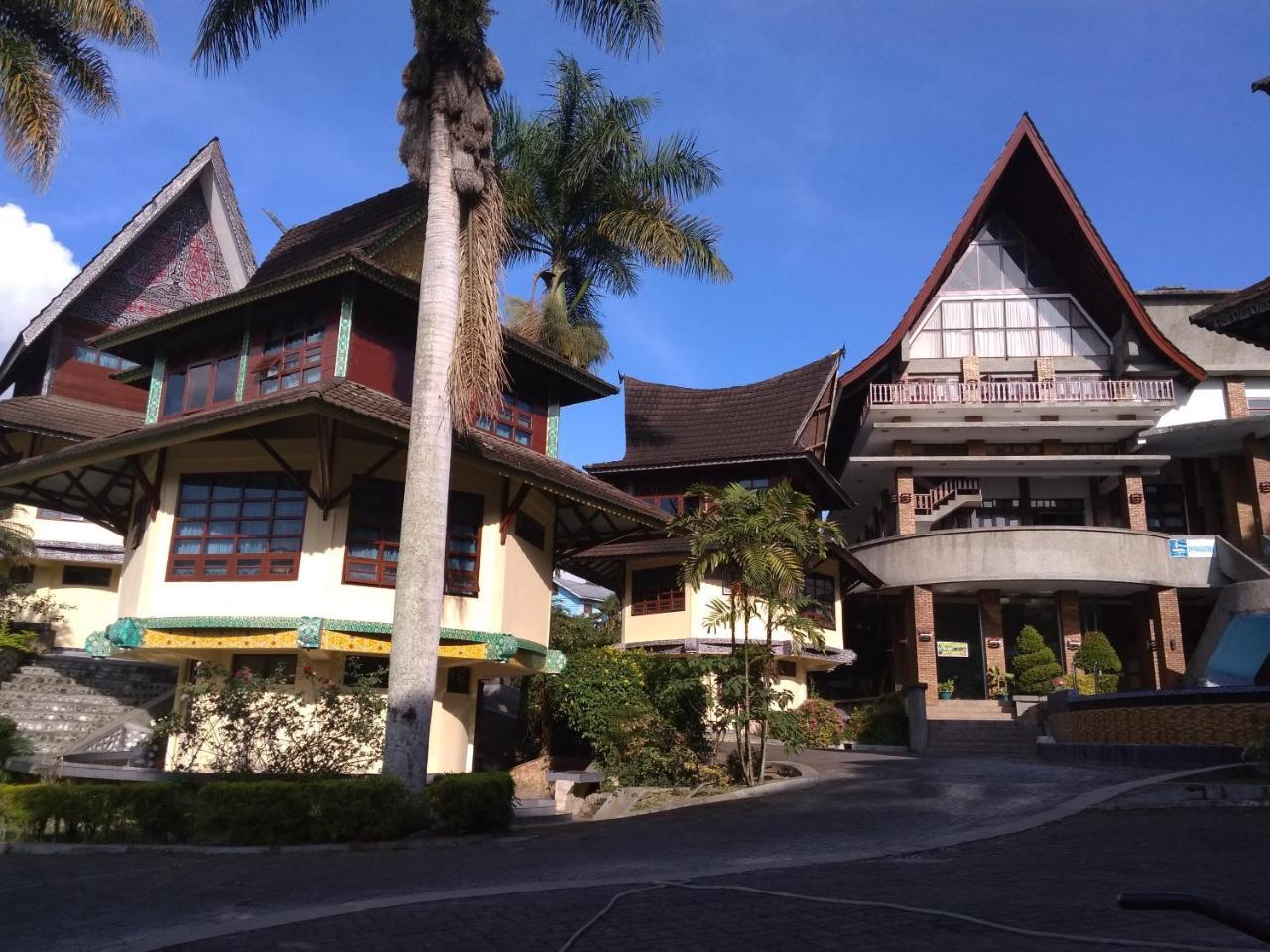 Sapadia Hotel And Cottage Parapat Eksteriør bilde
